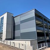 Neues Parkhaus Katholisches Klinikum Koblenz-Montabaur gebaut von Schreiber Stahlbau - Treppenhaus